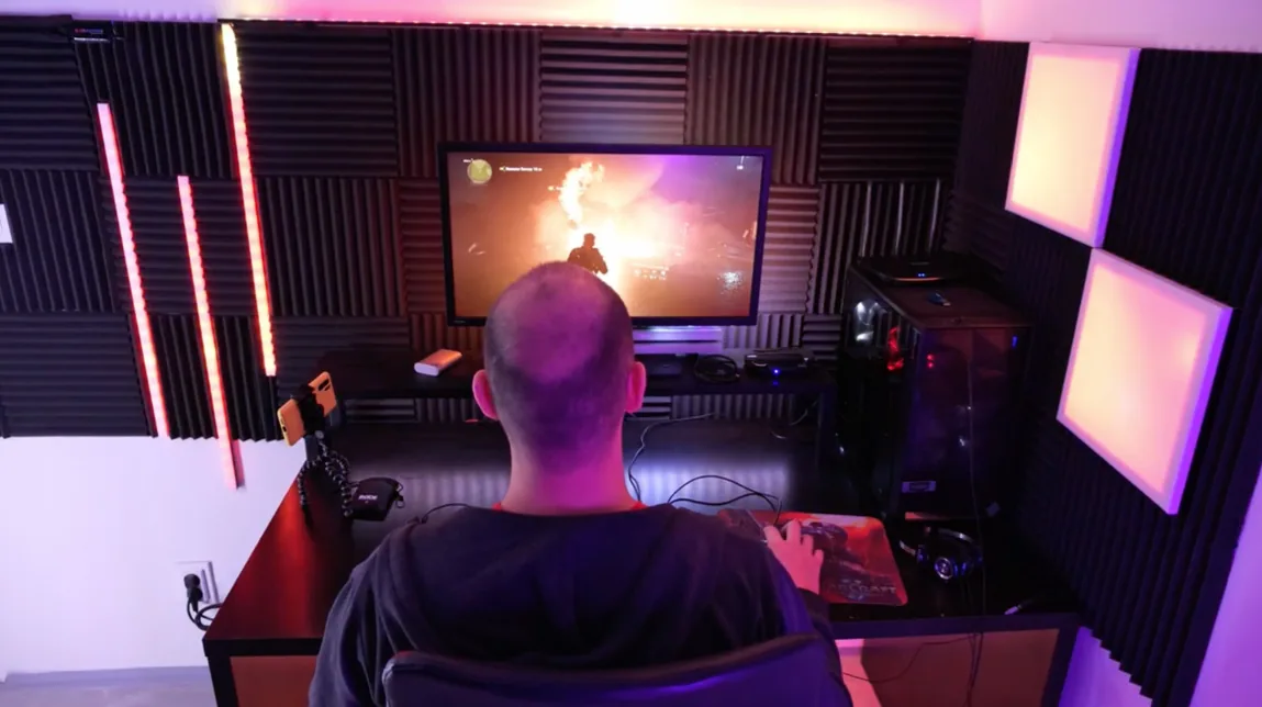 Whole gaming room reacting to on-screen colors with addressable LED panels and strips