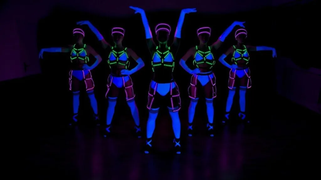 2021-06-Tron-Girls_Dolls_Show_1-1024x575.jpg