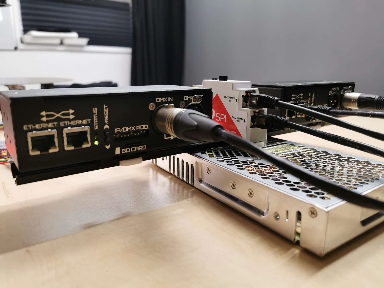 2023-04-hardware_connection_dmx-1824x1368.jpg