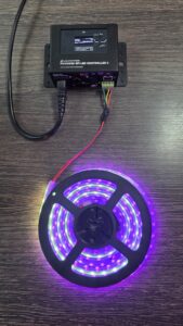 A 5M roll of 12V strip with 60pixels per meter powered by the built-in powersupply.